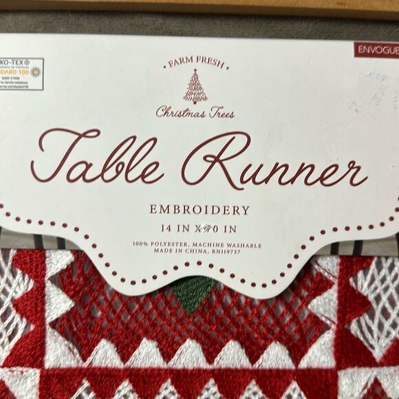 FARM FRESH White Green Red Crochet Christmas Tree Print Table Runner - Picture 8 of 11